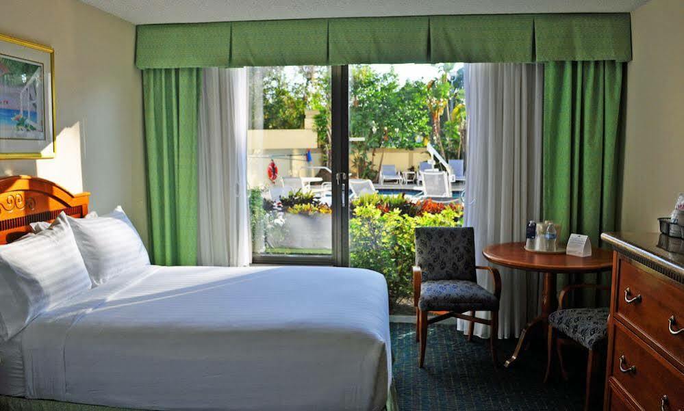 Holiday Inn Express Boca Raton - West By Ihg Экстерьер фото